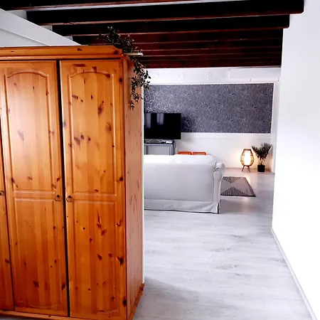 Apartmán Upea Loft-asunto Kattoikkunoilla Iittalassa Junaradan Vieressae