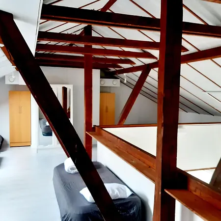 Upea Loft-asunto Kattoikkunoilla Iittalassa Junaradan Vieressae Apartmán *