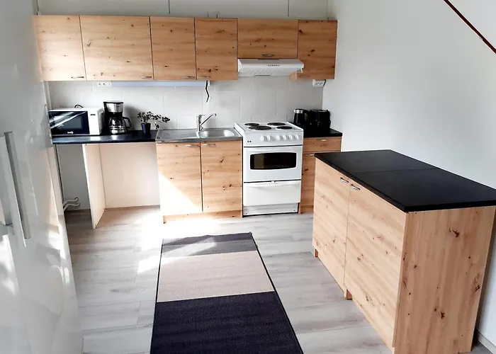 Upea Loft-asunto Kattoikkunoilla Iittalassa Junaradan Vieressae * Hämeenlinna