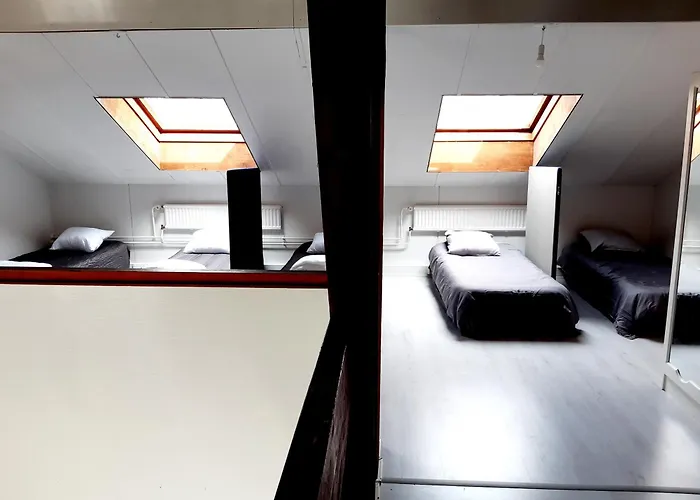 Upea Loft-asunto Kattoikkunoilla Iittalassa Junaradan Vieressae * Hämeenlinna