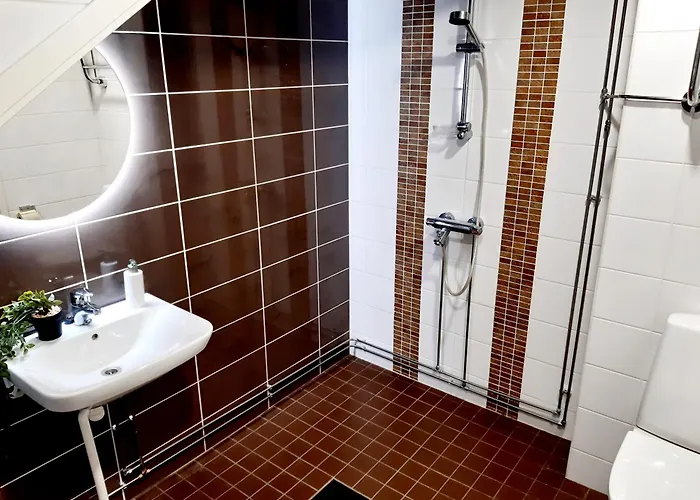 Upea Loft-asunto Kattoikkunoilla Iittalassa Junaradan Vieressae Hämeenlinna